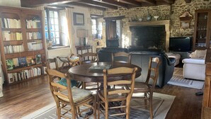 Interior - Le Moulin de L'anglée (SANXAY)