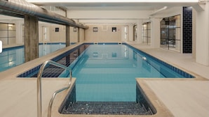 حمام سباحة