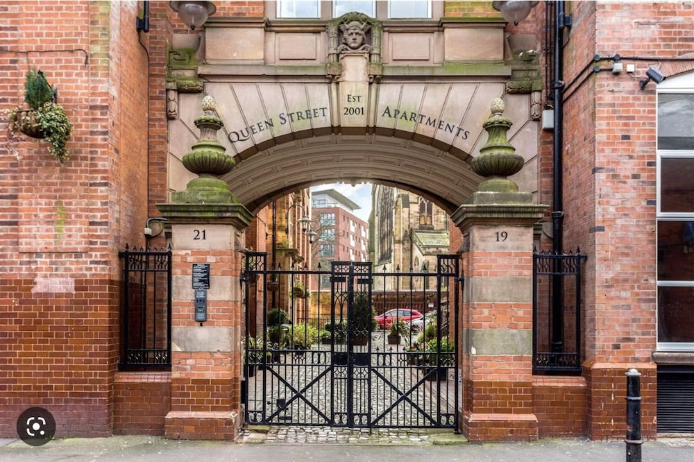 Luxury Stay With Sauna, Gym, and Pool in Leicester
