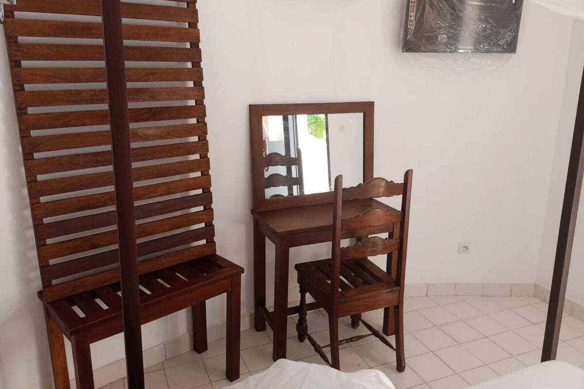 Habitación doble Deluxe | Ropa de cama de alta calidad y escritorio 
