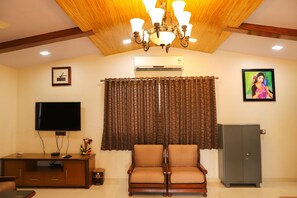 Family Room | Bar mini, dihias secara berasingan 