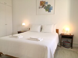 3 bedrooms, desk, iron/ironing board, travel cot