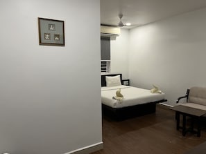Premium Double or Twin Room | In-room safe, individually furnished, desk, laptop workspace