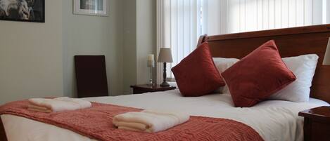 House, Multiple Beds | 4 bedrooms, desk, iron/ironing board, free WiFi