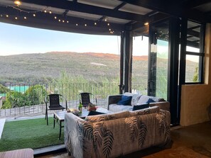 Unclassified image, 5 of 54, button