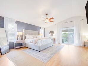 5 bedrooms, travel cot, WiFi, bed sheets