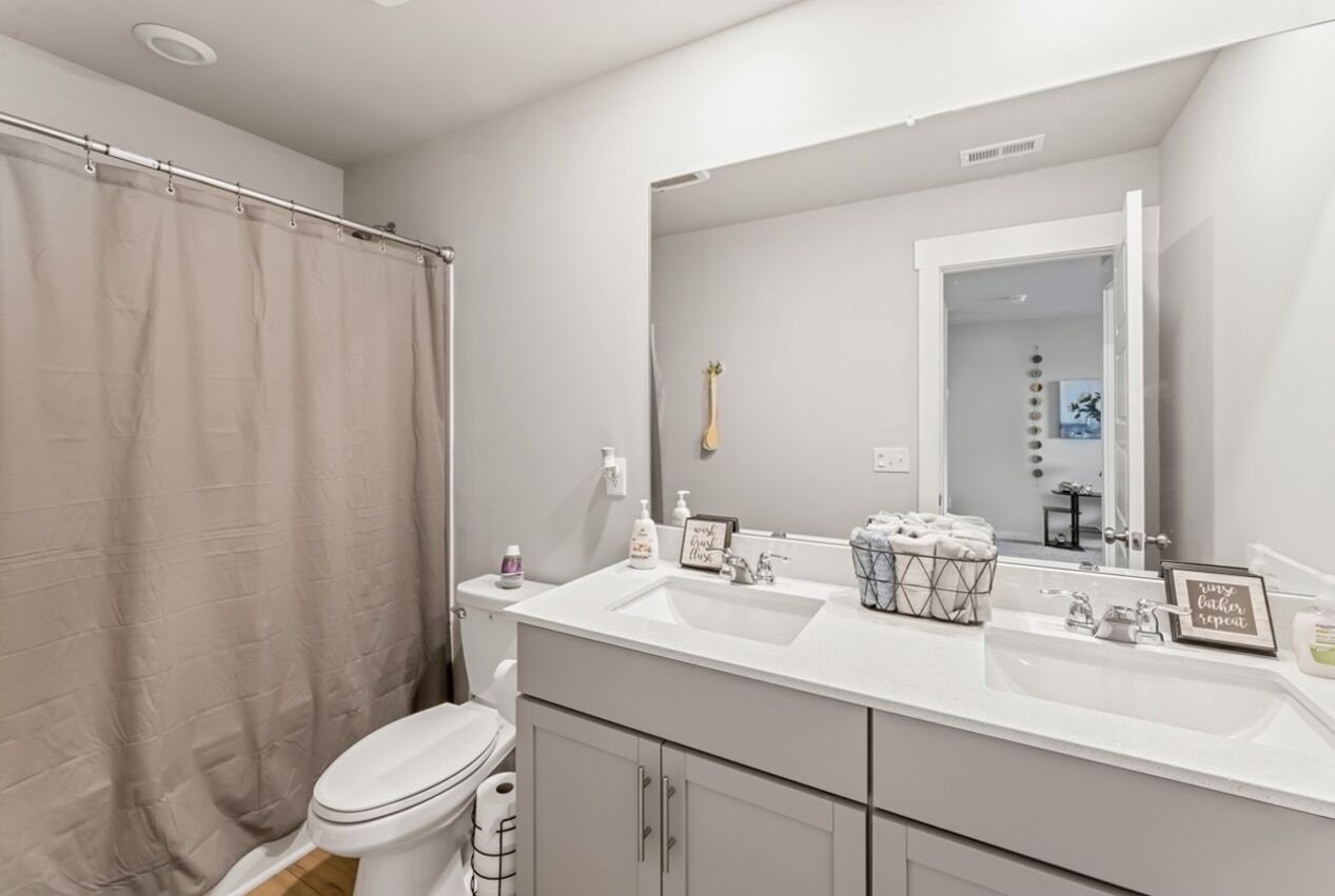 Single home downtown Lebanon TN