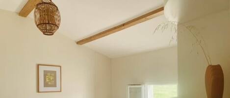 2 bedrooms, iron/ironing board, free WiFi