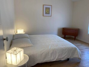 2 slaapkamers, een strijkplank/strijkijzer, gratis wifi