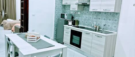 ダイニングテーブル