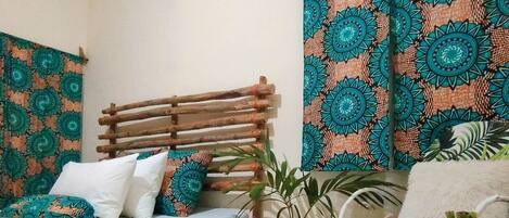 1 habitación, tabla de planchar con plancha, wifi gratis y ropa de cama