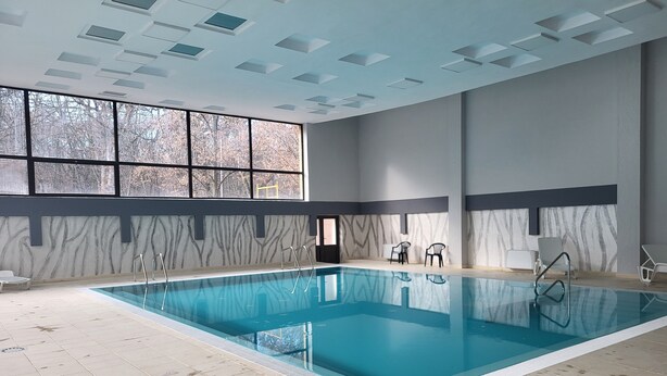 Indendørs pool
