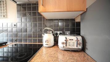 Apartment | Private kitchen | Fridge, microwave, oven, stovetop