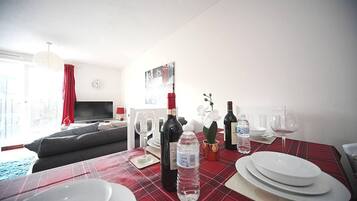 Apartment | Dining