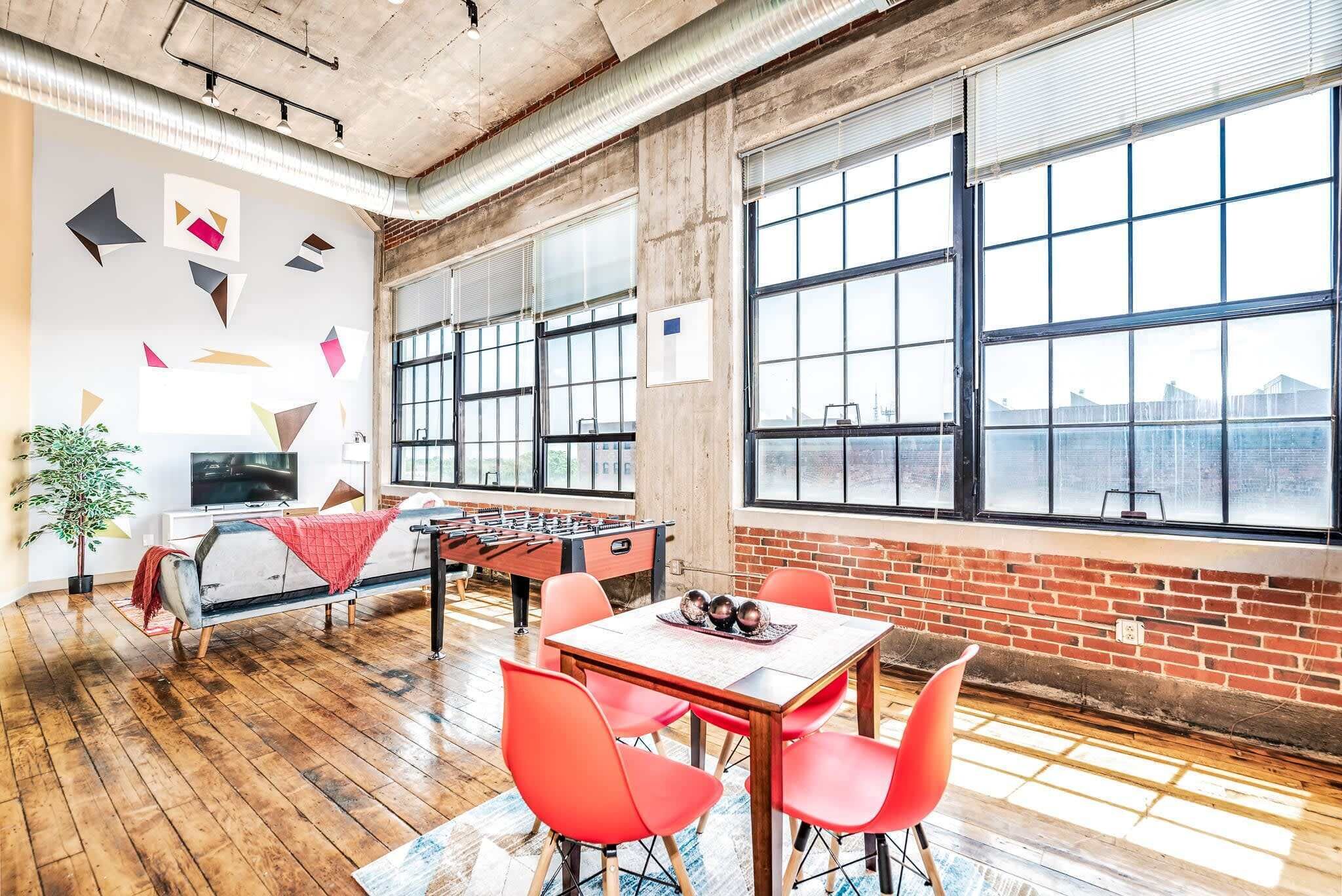 2BR Architect's Stunning loft by CozySuites