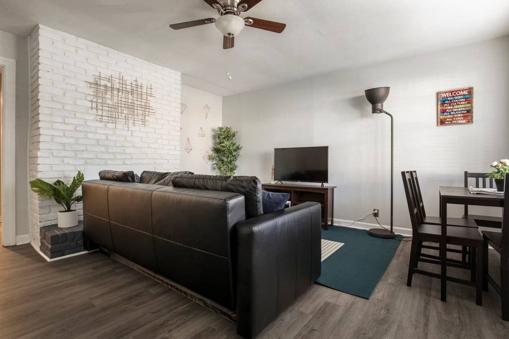 Modern yet historic 3BR House by CozySuites