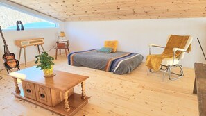 3 bedrooms, iron/ironing board, WiFi, bed sheets - Le Betula - Nature Escape with Private Beach (Saint-Félicien)