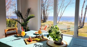 Dining - Le Betula | Nature Escape with Private Beach (Saint-Félicien)