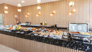 Free daily buffet breakfast
