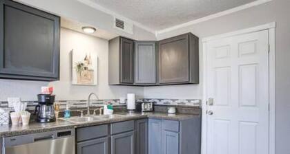 La Palma Guesthouse - Near Texas Tech