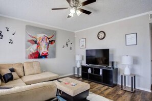 House, Accessible | 3 bedrooms - La Palma Guesthouse - Near Texas Tech (Lubbock)