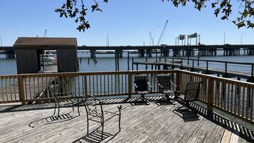 House, 4 Bedrooms | Property grounds