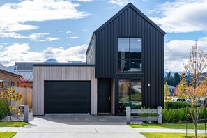 Exterior - Amazing Alpine Views in Wanaka (Wanaka)