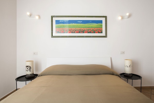 2 bedrooms, desk, iron/ironing board, travel crib
