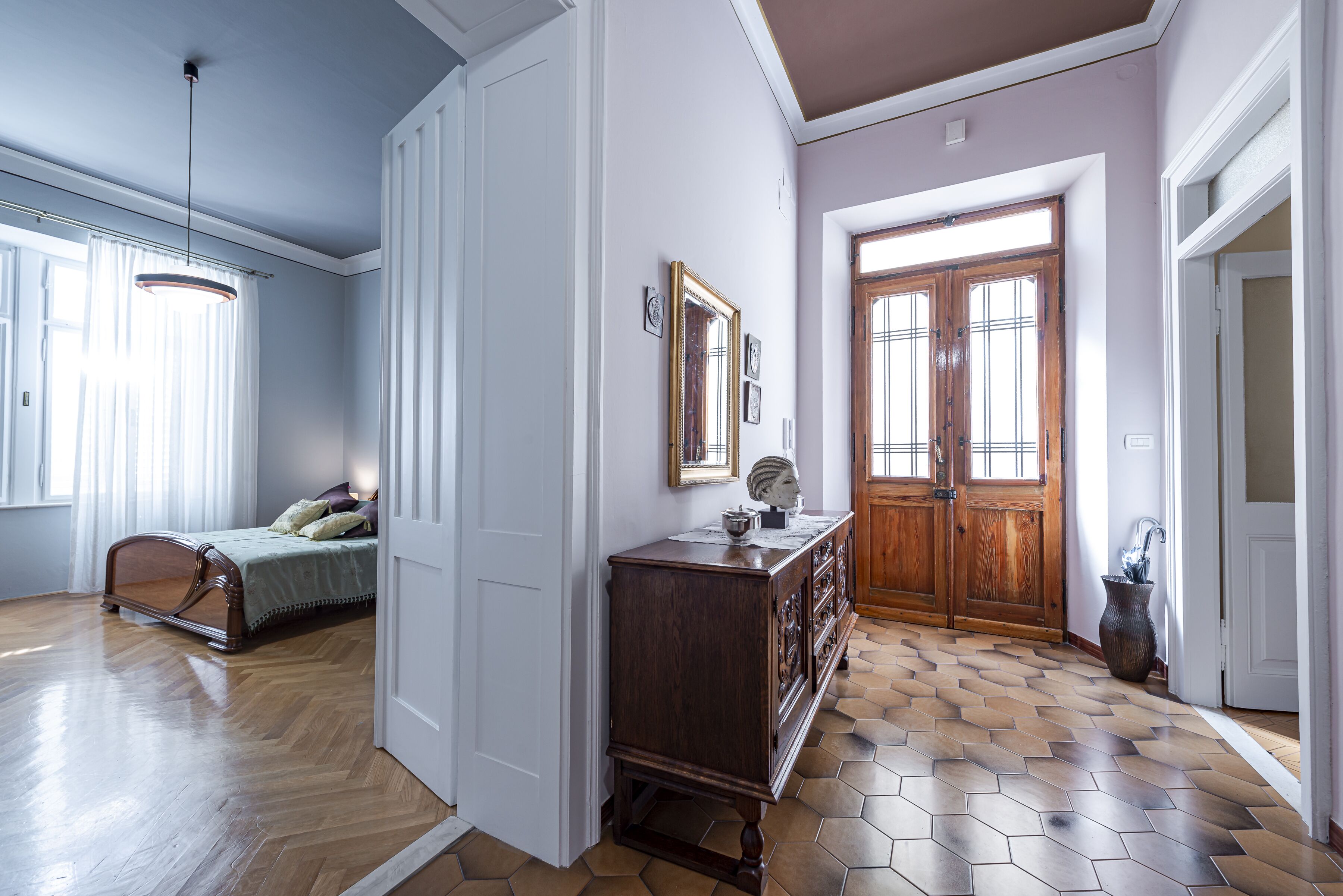 2 bedrooms, in-room safe, travel crib, WiFi (free)