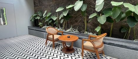 Vista frontal de la propiedad