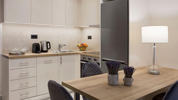 House - 100 sq m 5th Floor Apartment in Prime Location (Athens)
