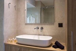 Apartment | 2 bedrooms - 100 sq m 5th Floor Apartment in Prime Location (Athens)