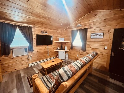 Log Cabin with Hot Tub 2 Miles from Crystal Mountain!!!