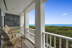 Property grounds - Beachfront in Seaside on 2 lots, Gulf views, Porches & Rooftop Deck, 2 Bikes (Santa Rosa Beach Fl)