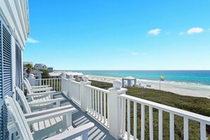 Property grounds - Beachfront in Seaside on 2 lots, Gulf views, Porches & Rooftop Deck, 2 Bikes (Santa Rosa Beach Fl)
