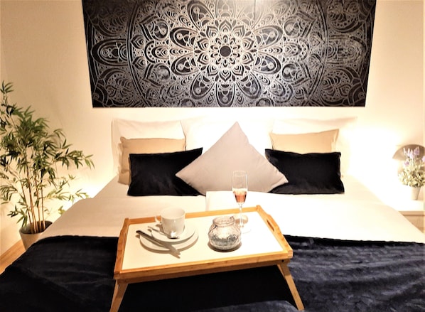 2 Schlafzimmer, Zimmersafe, Schreibtisch, BĂŒgeleisen/BĂŒgelbrett