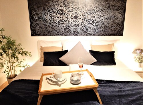 Bungalow directly at the lake, with own boat