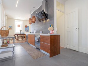 5 bedrooms, soundproofing
