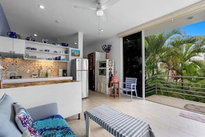 TV, offices - Maravilla Golden Zone 1BR: Pool & Beach Gear (Bucerías)