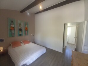 4 bedrooms, WiFi, bed sheets - Quiet farmhouse at the foot of vineyards and forest - La Brede (La Brède)