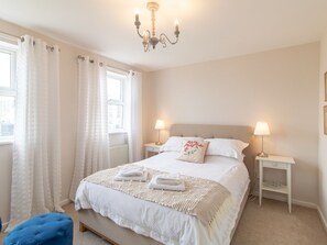 2 chambres, fer et planche à repasser, accès au Wi-Fi (inclus)
