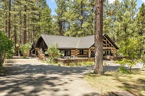 Exterior - Summit Hideaway A Big Bear Oasis! (Big Bear Lake)