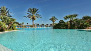 Seasonal outdoor pool - Apt. Liscia 1A with shared Swimming Pool (San Teodoro)