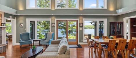 TV, peis og kontorer