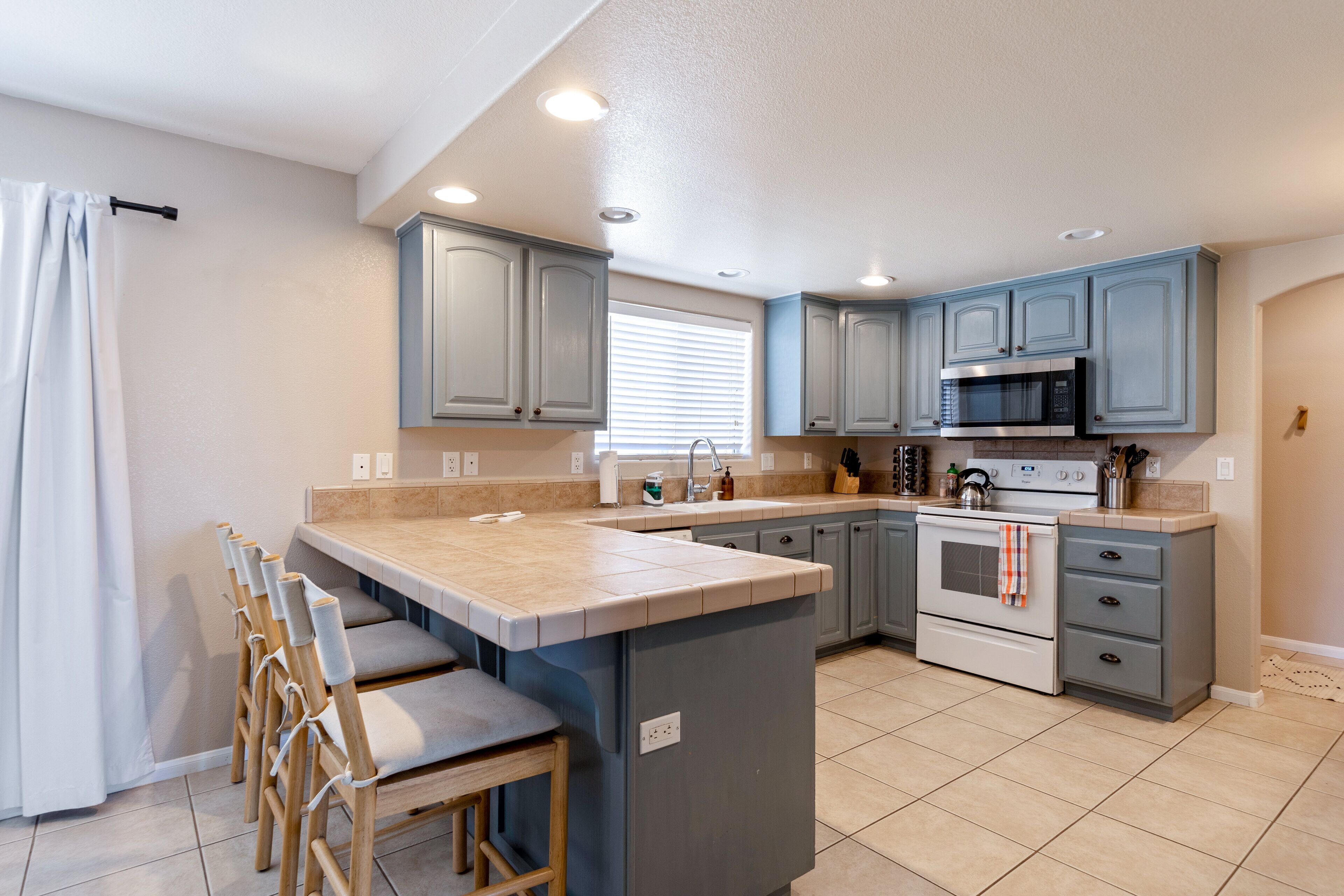 Casa, varias camas, hidromasaje, vista a la montaña | Cocina privada | Refrigerador, microondas, horno y parrilla de estufa 