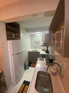 Fridge, microwave, oven, blender