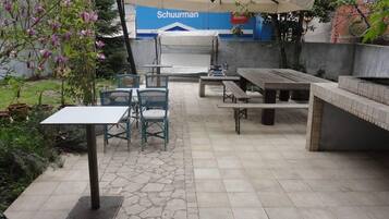 Studio | Outdoor dining
