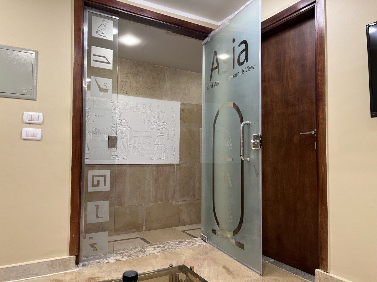 Foto - Asia Pyramids View