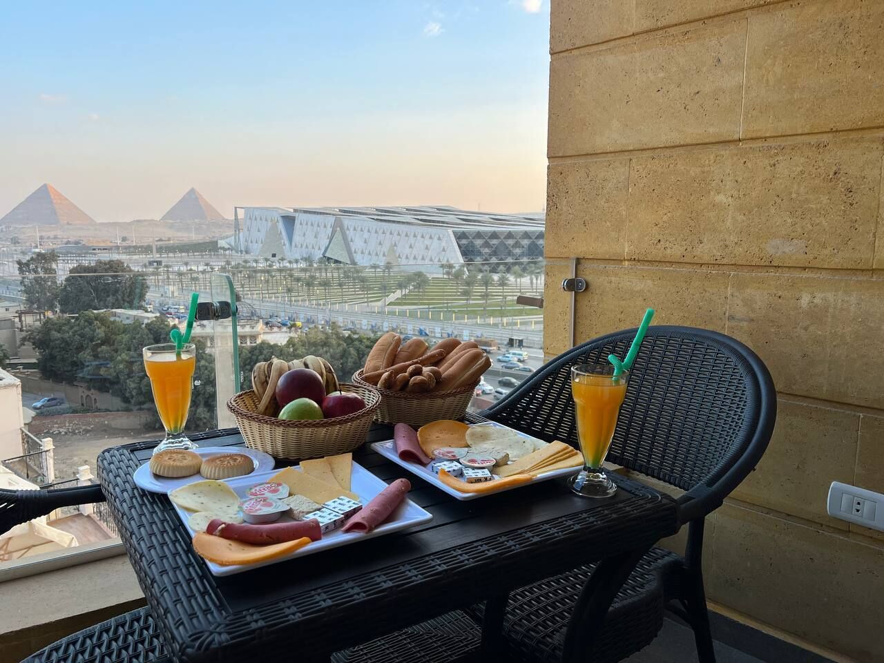 Foto - Asia Pyramids View