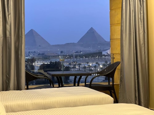 アジア大博物館＆ピラミッドビュー